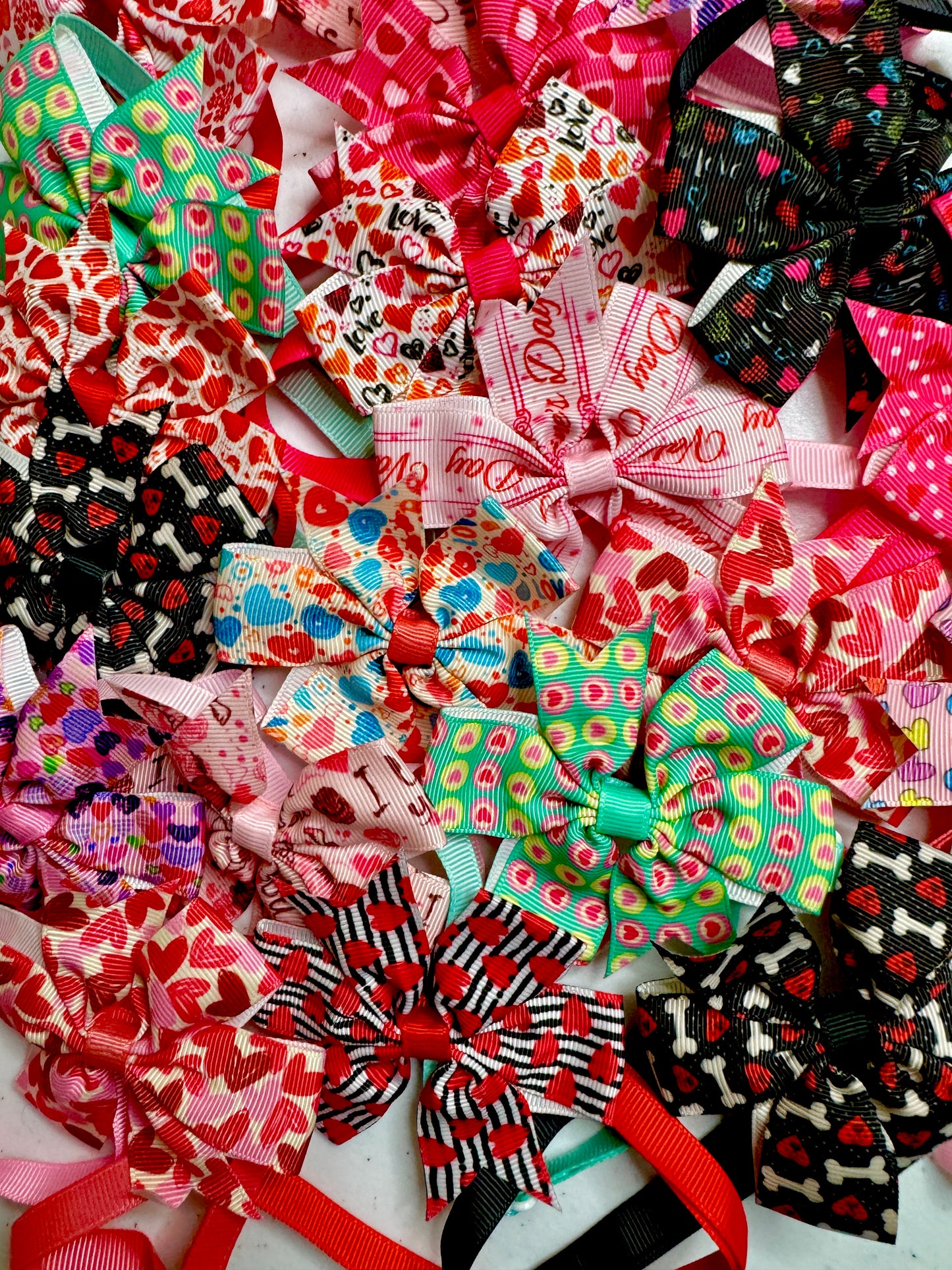 20 x Valentine’s Pinwheel Necktie Collars