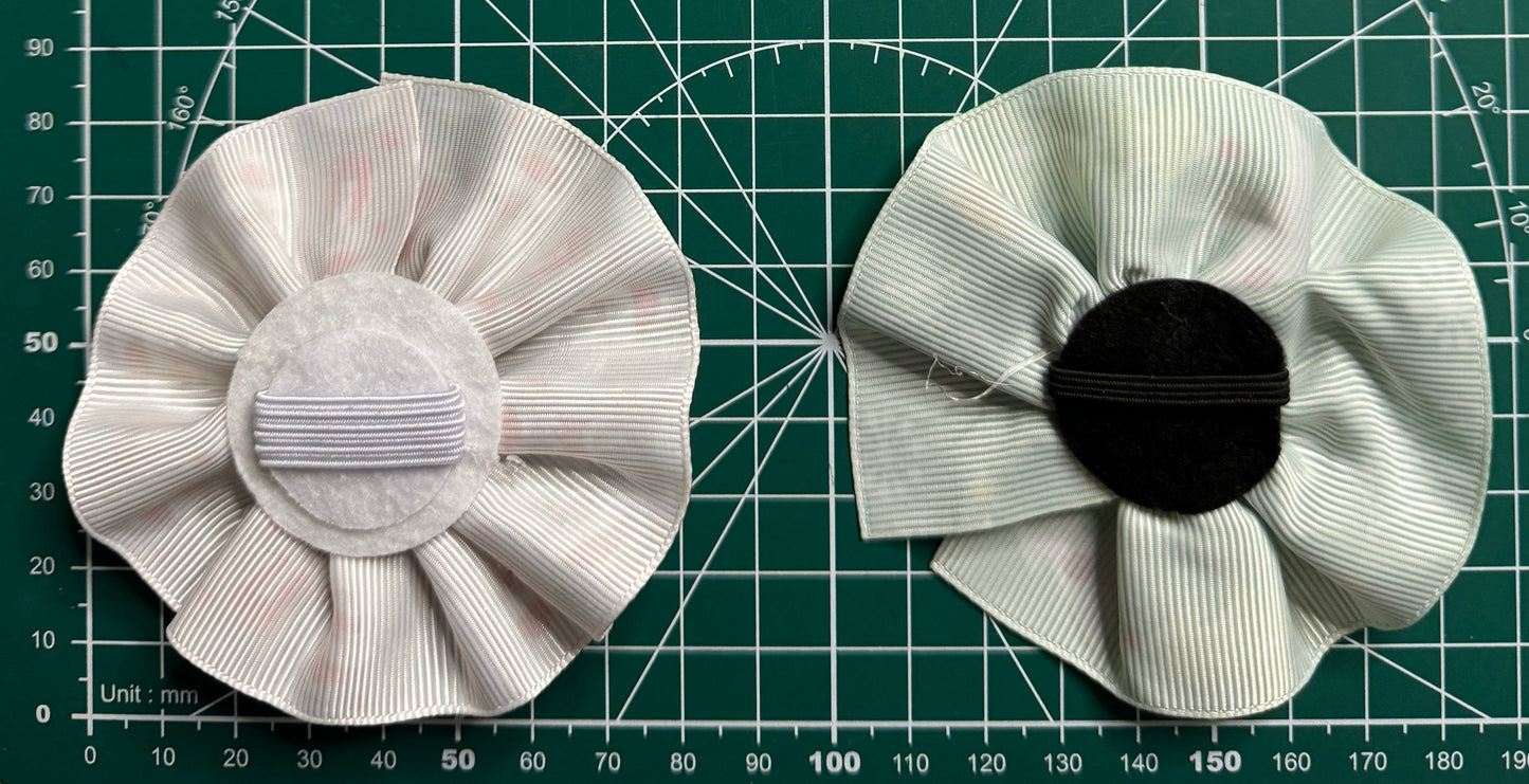 15 x Christmas Embellished Centre Collar Bows