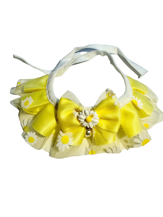 Lemon Daisy Frill Collar